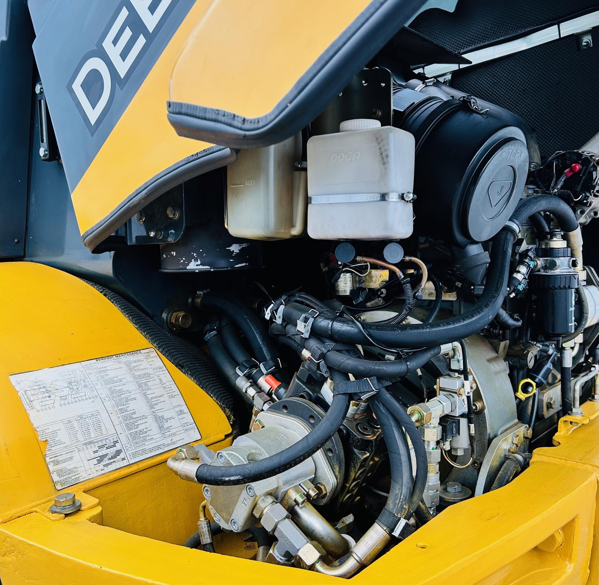 2014 DEERE 244J - Image 18